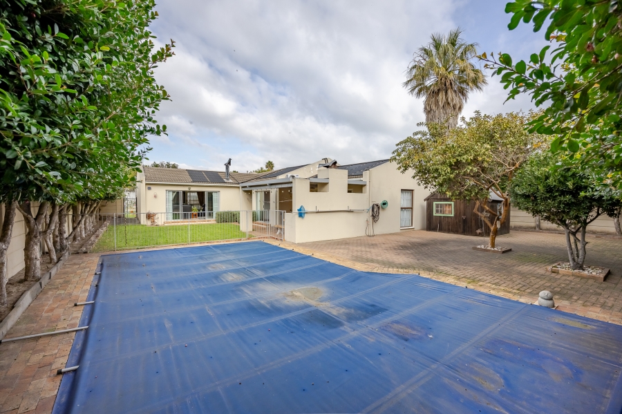 4 Bedroom Property for Sale in Table View Western Cape